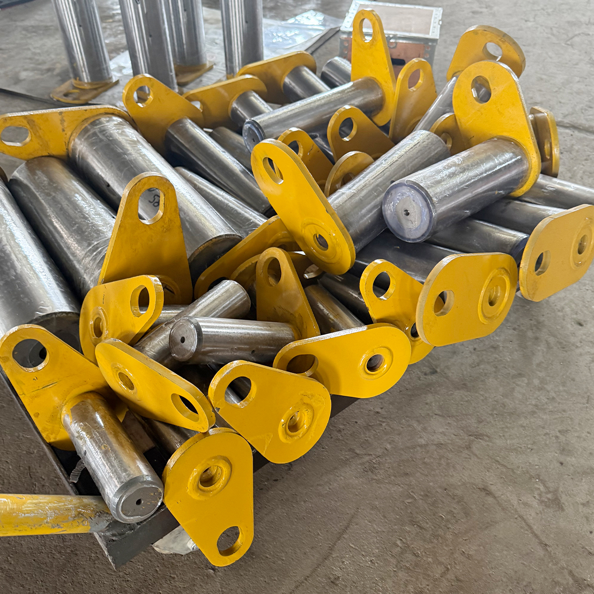Loader Pin and Bushing02